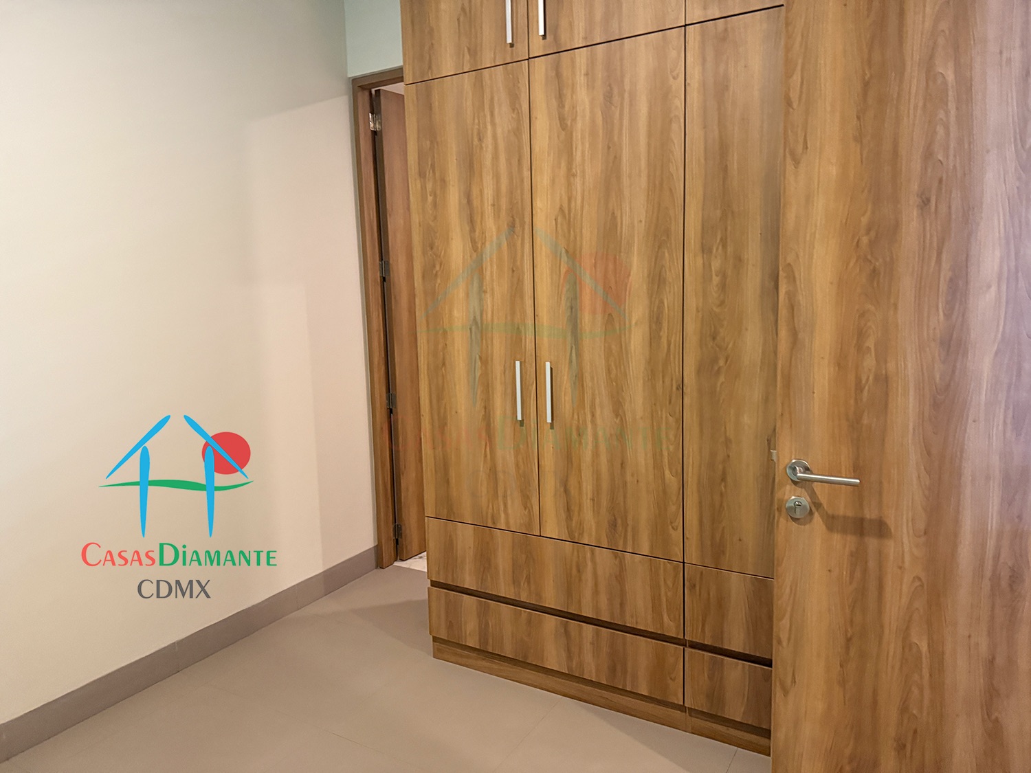 Las Aguilas Ursus BJB - Cuarto de servicio 2